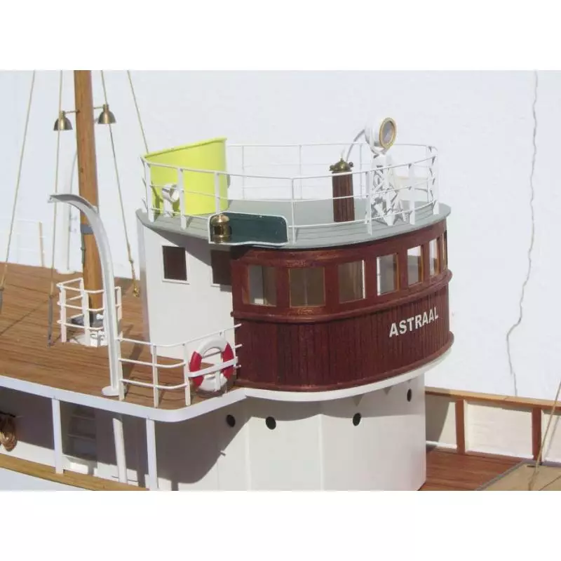 "ASTRAAL" Bateau de pêche nordique tout bois au 1/30