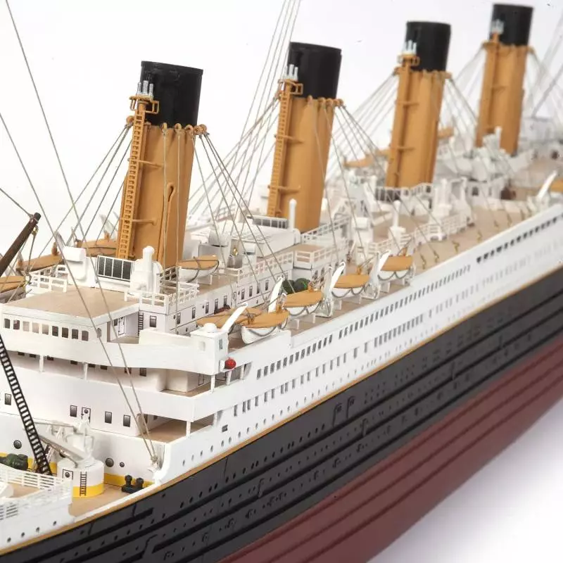 Maquette du Paquebot RMS Titanic - OcCre 14009 - Échelle 1/300