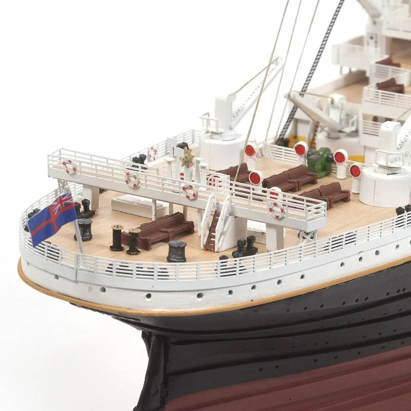Model of the RMS Titanic - OcCre 14009 - Scale 1/300