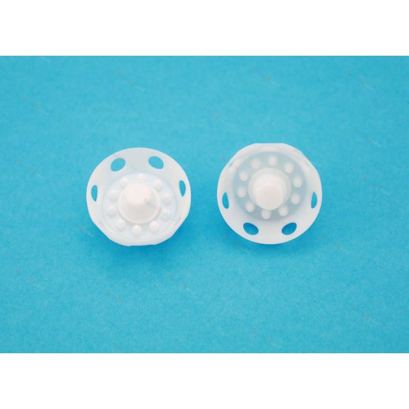 2 Inserts de jantes détaillés avec moyeux cache écrous pour roues de remorque petit diamètre de Scale-Parts