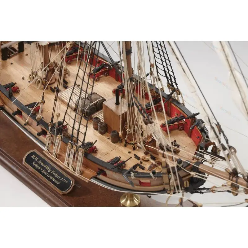 Maquette en bois du HMS Badger 1/64 de Victory Models - AMATI 1300/07