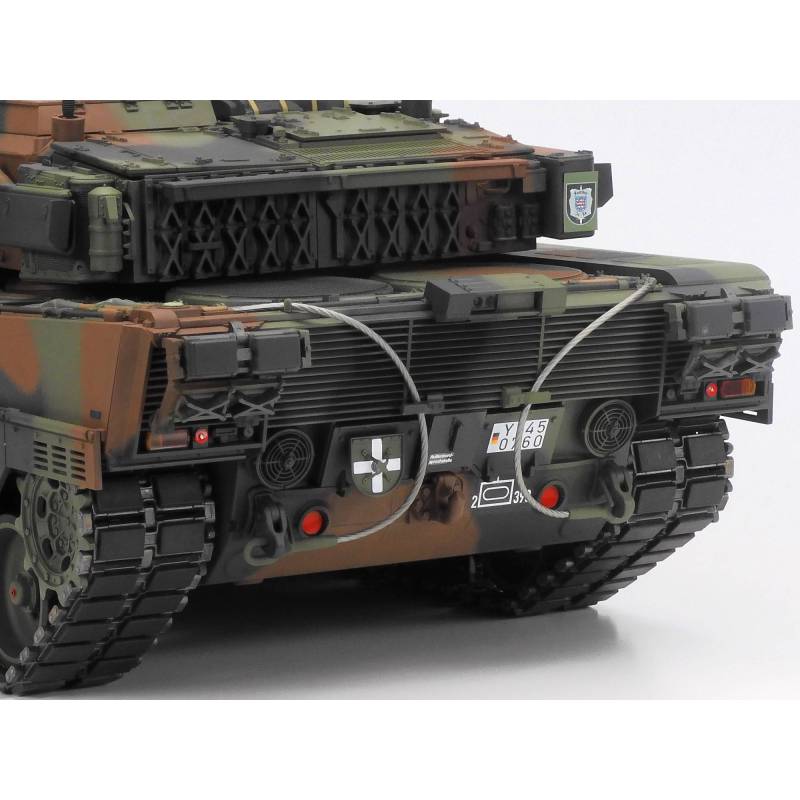 Tamiya 1/16 Leopard 2 A7V Radio-Controlled Tank - TAMIYA 56047