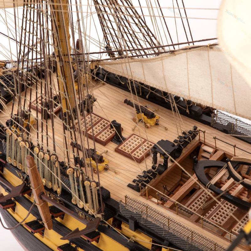 Maquette en bois du HMS Victory à l'échelle 1/87 - OCCRE 15008