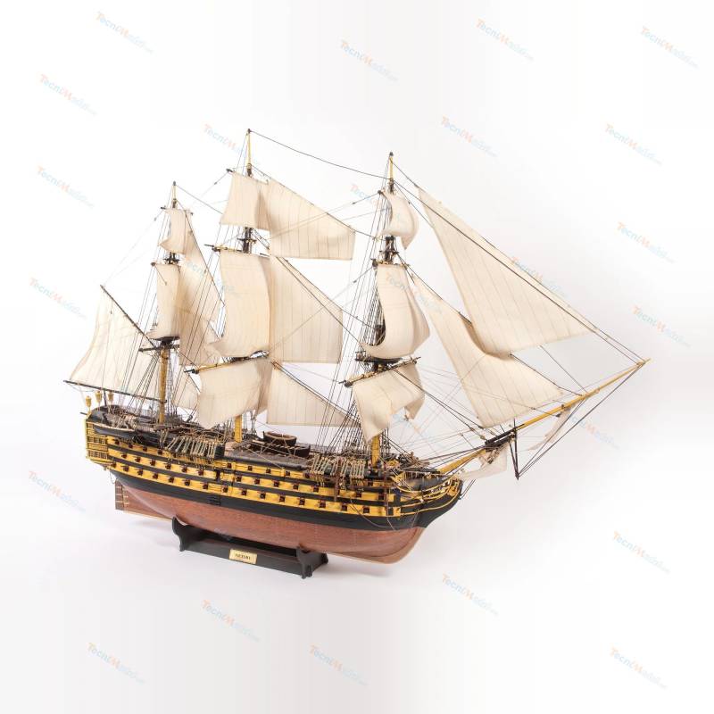 Maquette en bois du HMS Victory à l'échelle 1/87 - OCCRE 15008