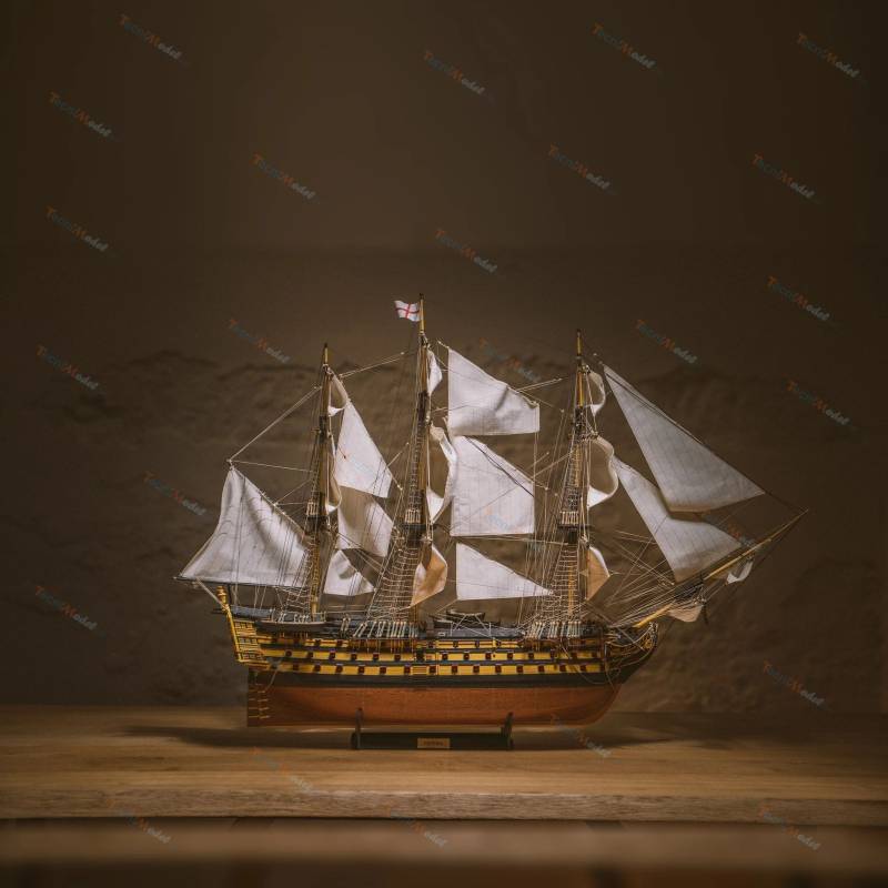 Maquette en bois du HMS Victory à l'échelle 1/87 - OCCRE 15008