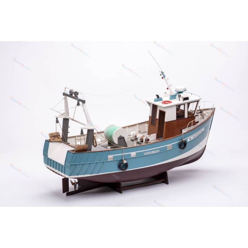 "Boulognes Etaples" wooden radio-controlled Kit Trawler at 1/20 scale - Billing-Boats BB534