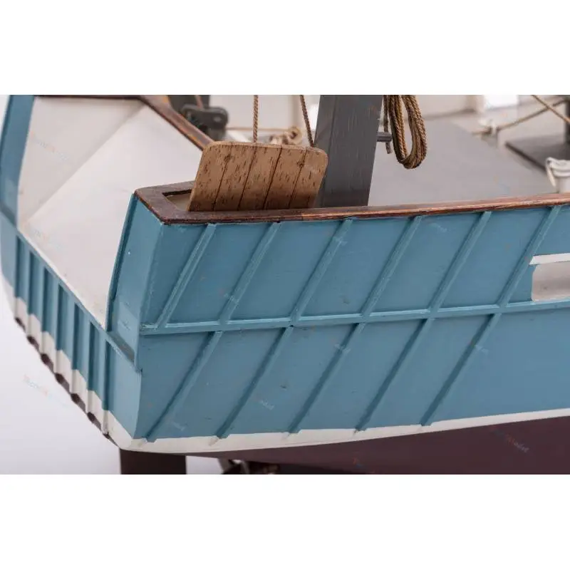 Kit à construire en bois du chalutier radiocommandé "Boulognes-Etaples" au  1/20. Billing-Boats BB534