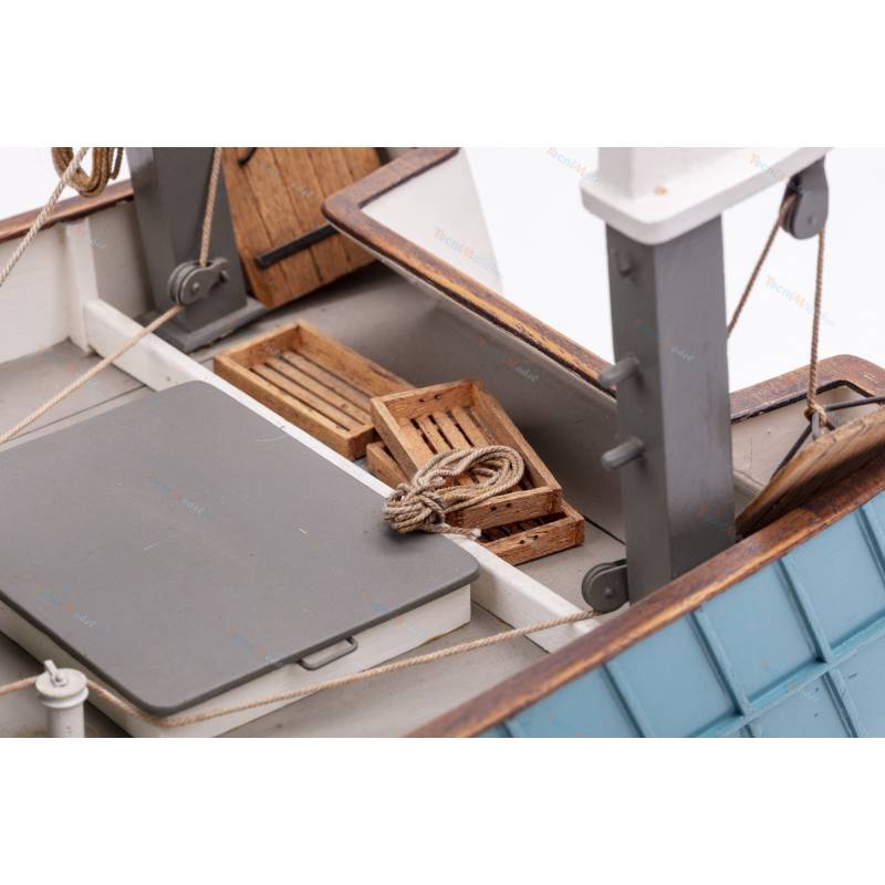 "Boulognes Etaples" wooden radio-controlled Kit Trawler at 1/20 scale - Billing-Boats BB534
