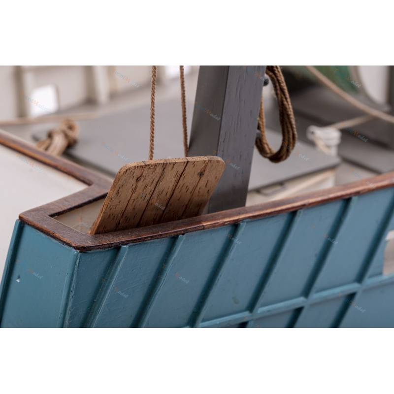 "Boulognes Etaples" wooden radio-controlled Kit Trawler at 1/20 scale - Billing-Boats BB534