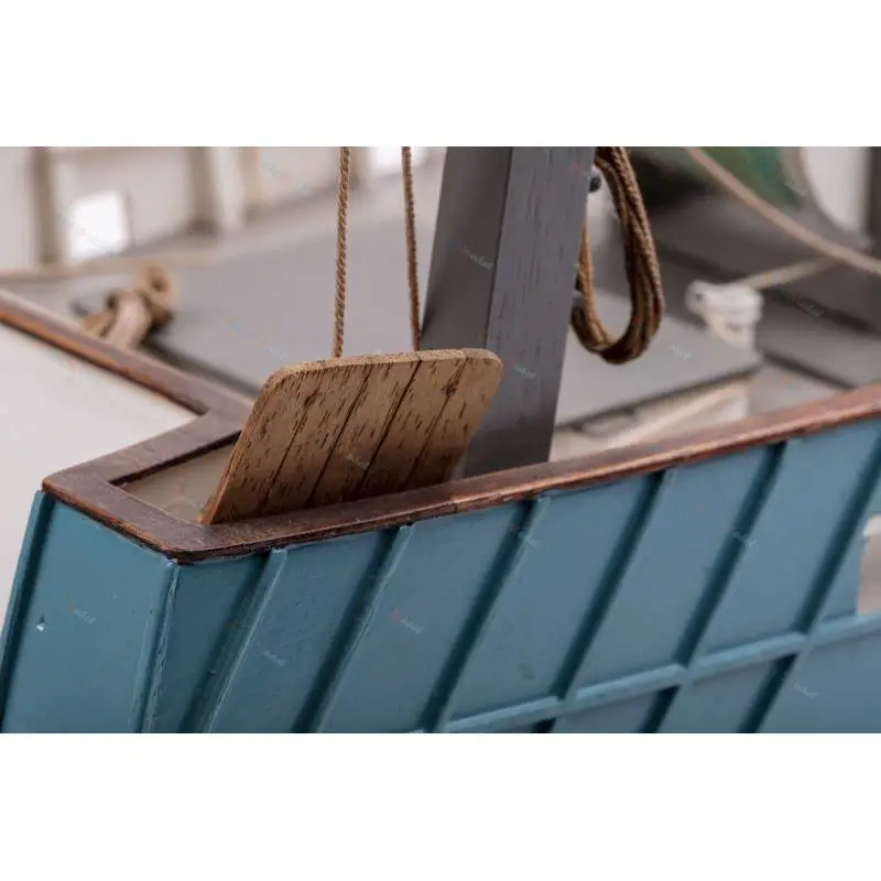 Kit à construire en bois du chalutier radiocommandé "Boulognes-Etaples" au  1/20. Billing-Boats BB534