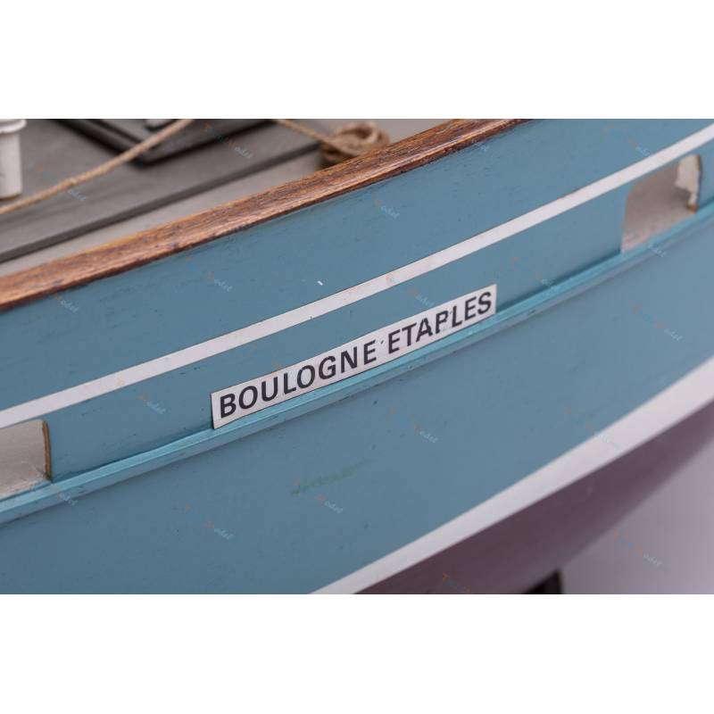 "Boulognes Etaples" wooden radio-controlled Kit Trawler at 1/20 scale - Billing-Boats BB534