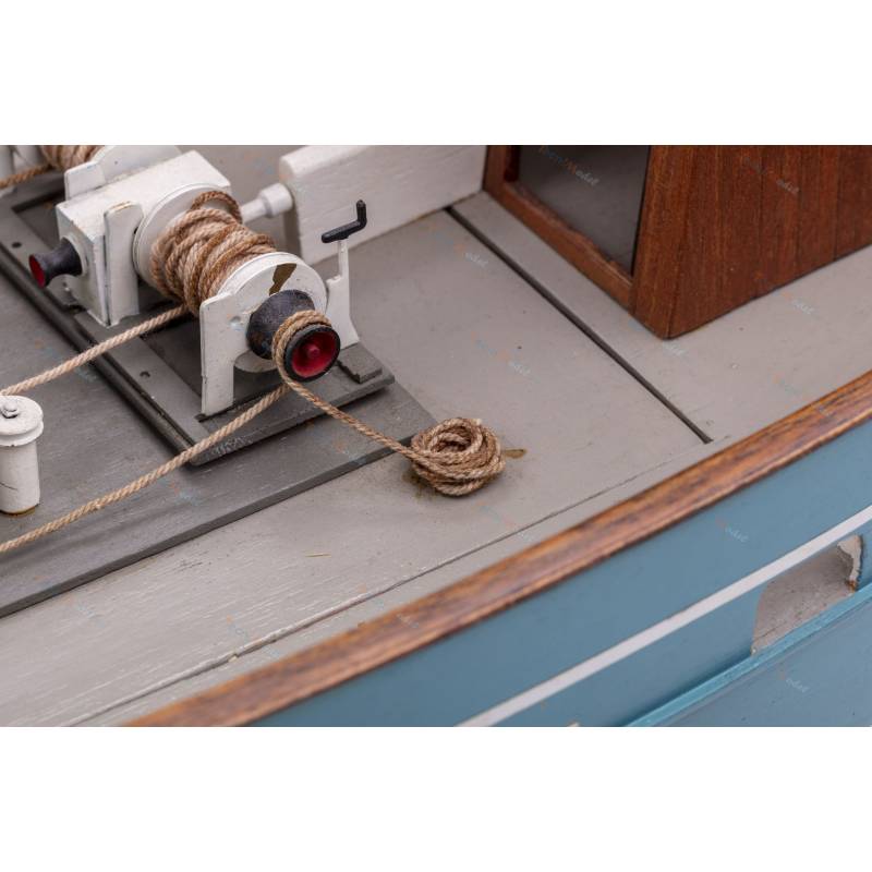 "Boulognes Etaples" wooden radio-controlled Kit Trawler at 1/20 scale - Billing-Boats BB534