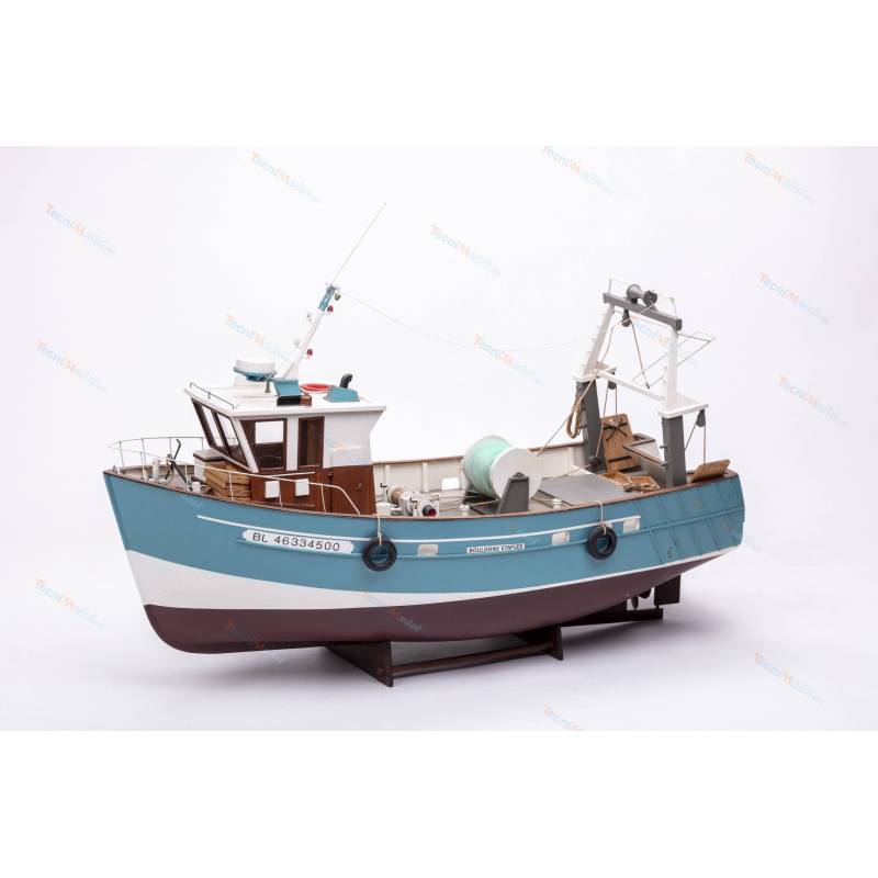 "Boulognes Etaples" wooden radio-controlled Kit Trawler at 1/20 scale - Billing-Boats BB534