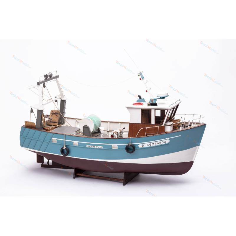 "Boulognes Etaples" wooden radio-controlled Kit Trawler at 1/20 scale - Billing-Boats BB534