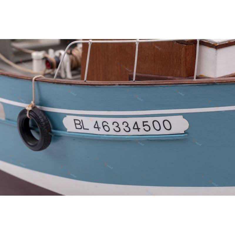 "Boulognes Etaples" wooden radio-controlled Kit Trawler at 1/20 scale - Billing-Boats BB534