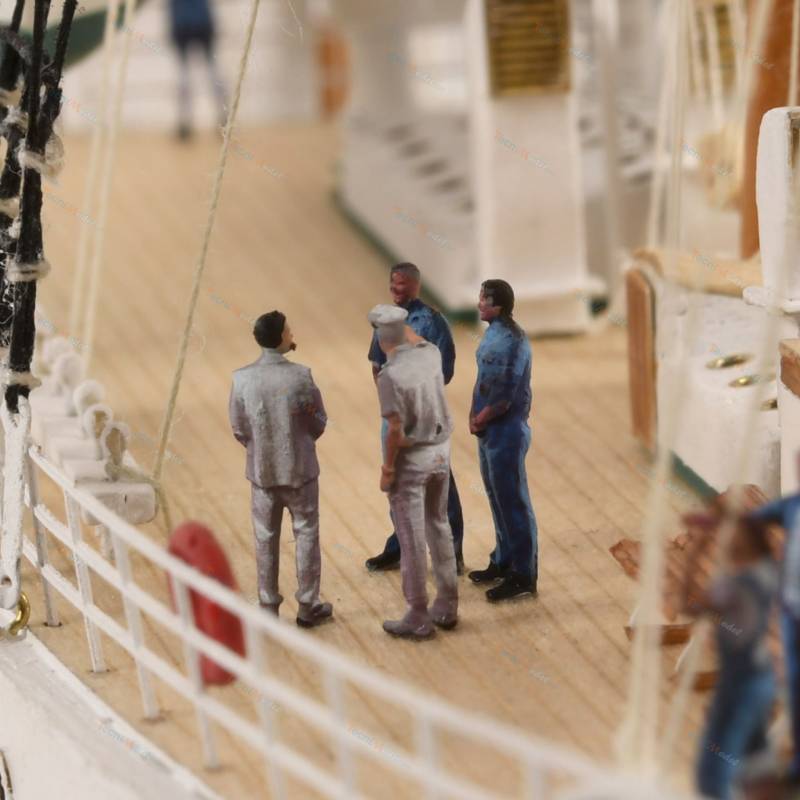 Set of 21 1/140-scale figures for the "Juan Sebastián de Elcano" sailboat model - Artesania Latina 22521F