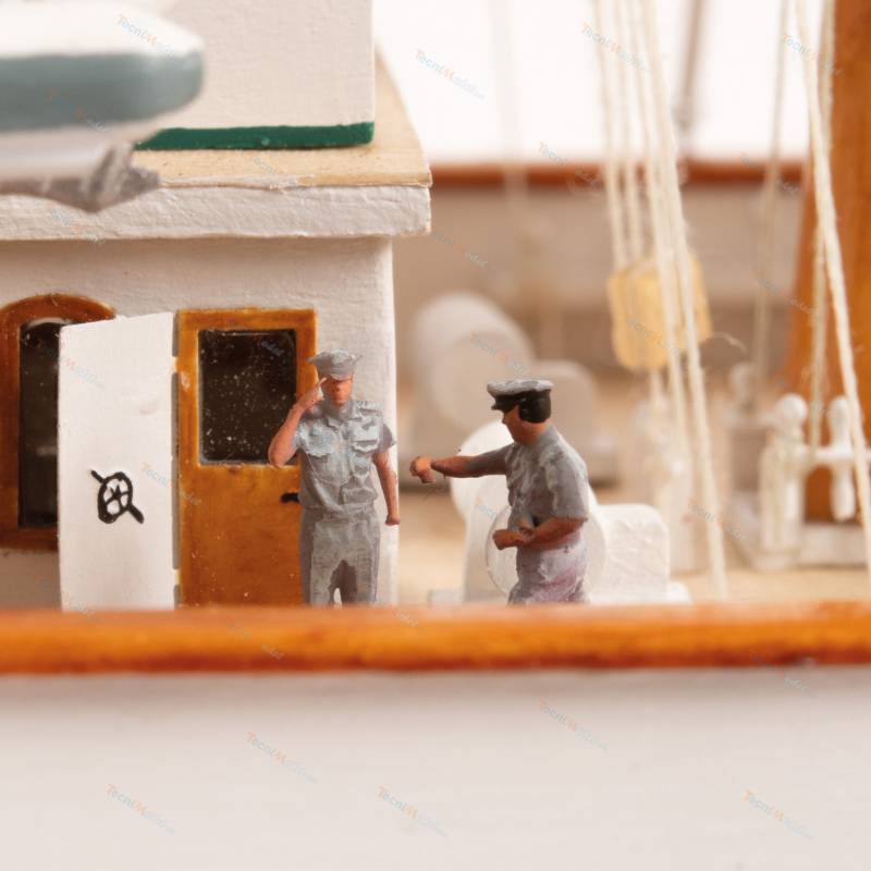 Set of 21 1/140-scale figures for the "Juan Sebastián de Elcano" sailboat model - Artesania Latina 22521F
