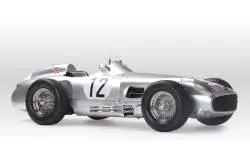 Mercedes-Benz W196 R No. 12 Stirling Moss Model Kit 1:8 - Side View - IXO Collections Full Kit - TecniModel