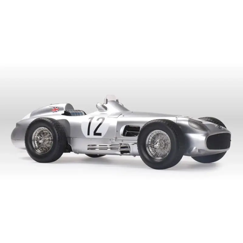 Maquette Mercedes-Benz W196 R N°12 Stirling Moss 1/8 - vue de côté - Full Kit IXO Collections - TecniModel