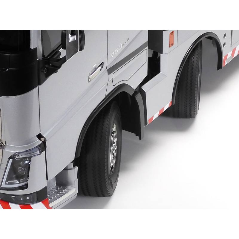 Complete set Tamiya 47528 Volvo FH16 750 Globetrotter 8x4 Heavy-Duty Tow Truck painted in TS-17 Gloss Aluminium