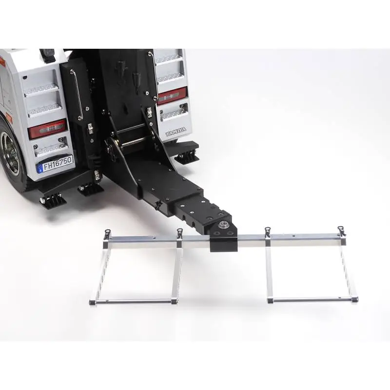 Pack complet Camion Tamiya 47528 Volvo FH16 750 Globetrotter Dépanneuse PL 8x4 peinte en Aluminium Brillant TS-17