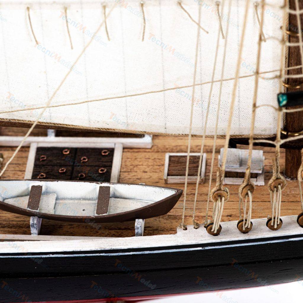 Amati Maquette bateau en bois : Bluenose pas cher 